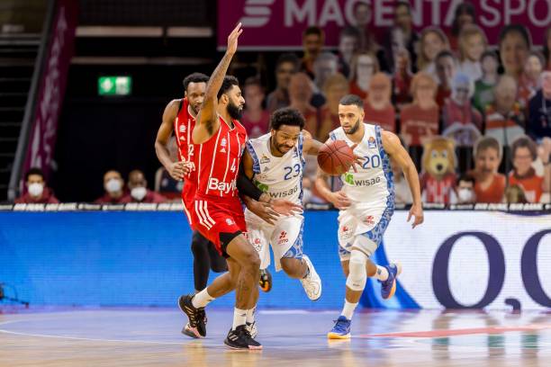 郭艾伦以多 郭艾伦以多