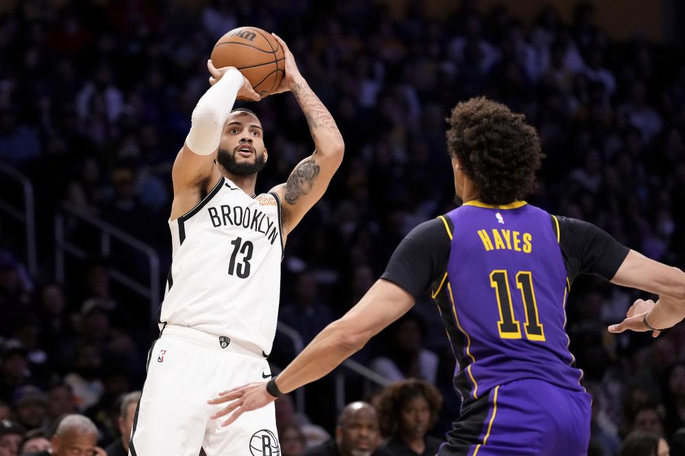 回顾她此前 回顾她此前