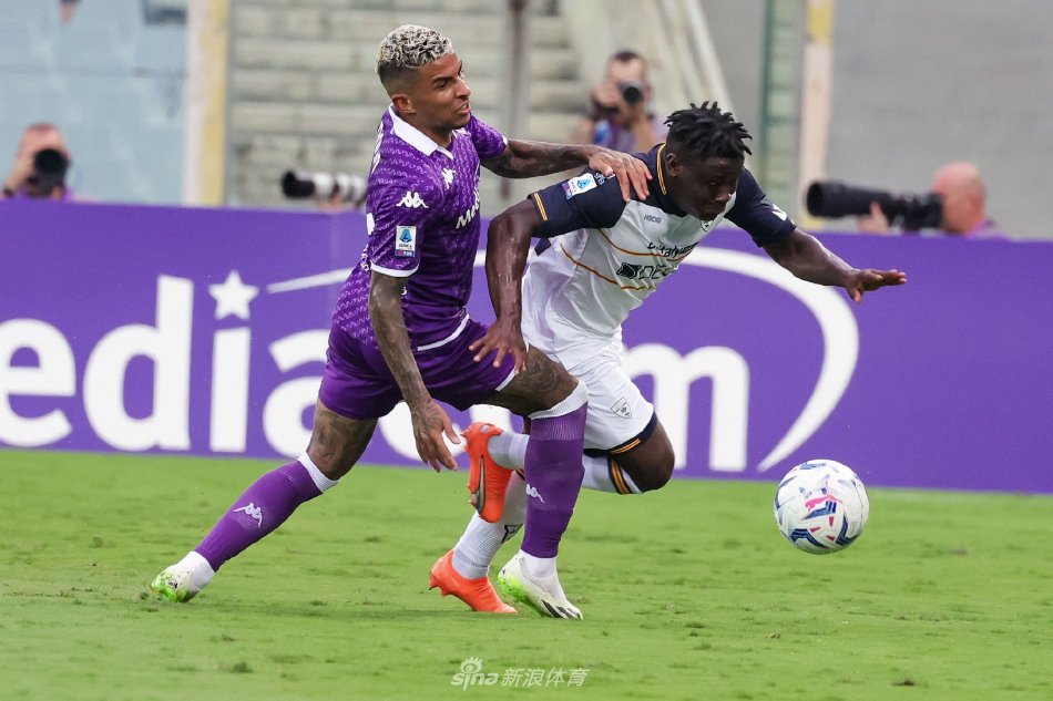 释放中场出 释放中场出